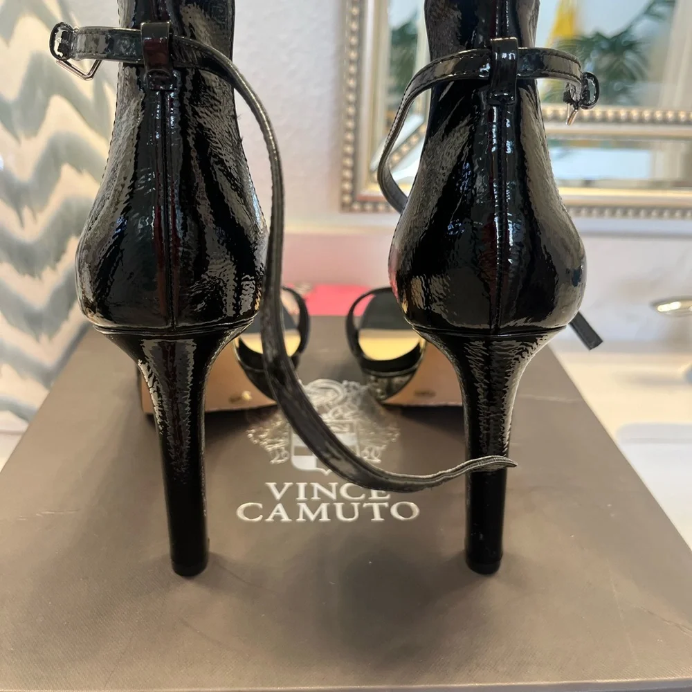 New in box! Vince Camuto Balindia Platform Sandal.  Black - Picture 3 of 7